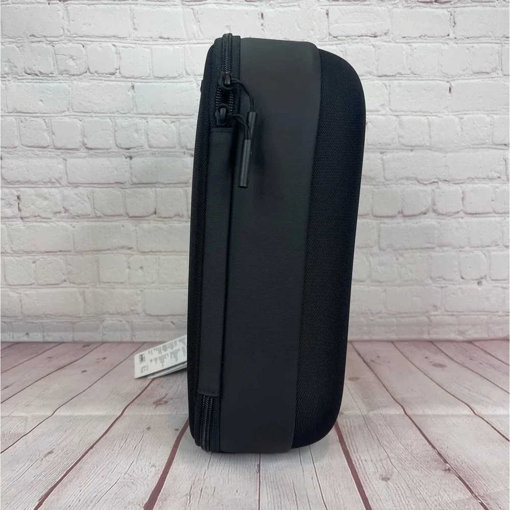 Incase Carry Case For Meta Quest Pro Black (INOM100718-BLK)
